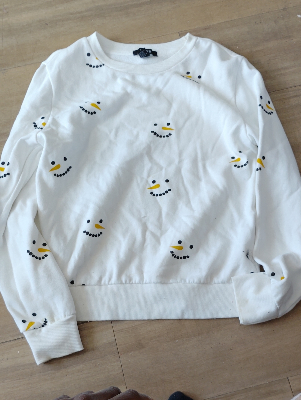Forever 21 White Crewneck Sweatshirt with Yellow & Black Snowman Smiley Faces M